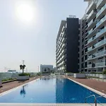 Nasma Luxury Stays - Contemporary Living In A Cozy Studio Apartment